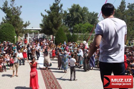 Hamma tatilda Sardor Rahimxon esa xalqimiz hizmatida