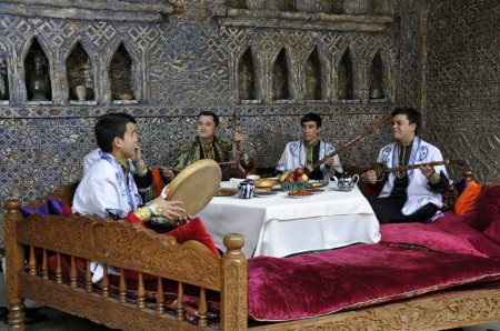 Abdulaziz Zokirovdan eski shlyagerning yangicha sayqali