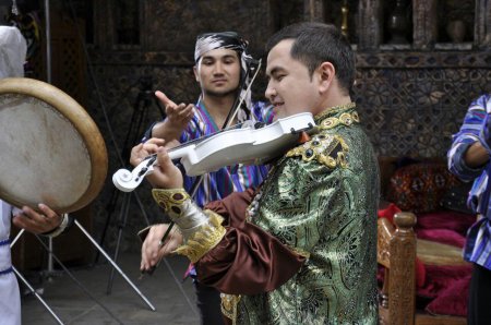 Abdulaziz Zokirovdan eski shlyagerning yangicha sayqali