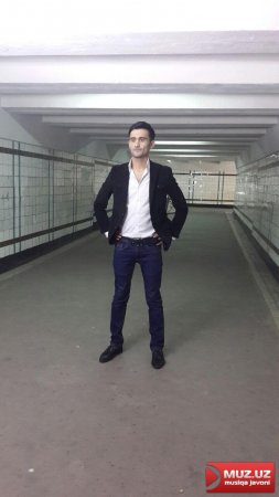 Husan kimni kutishga majbur???